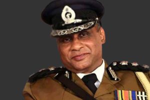 பொதுவெளியில் அரைகுறை ஆடையுடன் நடமாடியதற்காக பிரபல பிக் பாஸ் நடிகை கைது – வெளியான வீடியோ