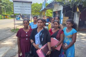 யாழ் பல்கலைக்கழகத்திற்கு அரைக் காற்சட்டையுடன் நுழைய முற்பட்டவர்களால் பரபரப்பு!