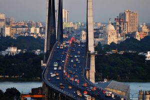 காசா போரின் நடுவே மத்திய கிழக்கிற்குச் சென்ற புடின்