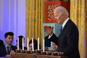கருக்கலைப்பு மாத்திரை மீதான கட்டுப்பாடுகளை பரிசீலிக்க அமெரிக்க நீதிமன்றம் ஒப்புதல்