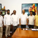 உக்ரைன் மீது ரஷ்யா நடத்திய 300 ஏவுகணைத் தாக்குதல்கள் – 40 பேர் கொல்லப்பட்டனர்