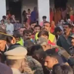 அலரி மாளிகைக்கு முன் தீப்பற்றி எரிந்த முச்சக்கரவண்டி