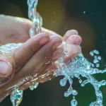 இந்தியாவில் பெரும் ரயில் விபத்தைத் தடுத்த தம்பதி – குவியும் பாராட்டு