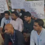 அமெரிக்க விமானத்தில் சக பயணியை கத்தியால் குத்திய நபர்