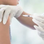 தங்குமிட விடுதி ஒன்றில் பெண்ணுடன் இருந்த பிக்கு கைது!!