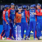 வீட்டின் கூரையில் இருந்து மீட்கப்பட்ட சடலம்