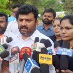பிரான்சில் கத்திக்குத்து தாக்குதலுக்கு உள்ளான இரு பள்ளி மாணவிகள்