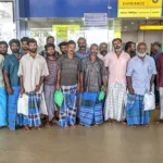 பாடிக்கொண்டிருந்த அனிருத் மீது பொருட்களை வீசிய ரசிகர்கள்.. பரபர வீடியோ