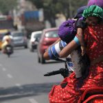 குடிபோதையில் இருக்கும் அரிய வகை நோயால் பாதிக்கப்பட்ட பெண்!