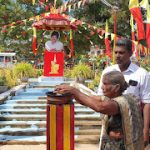 இந்தியாவில் இந்து முறைப்படி திருமணம் செய்து கொண்ட இரண்டு ரஷ்ய தம்பதிகள்