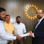 இம்ரான் கானுடன் ஆலோசனை நடத்த ஒப்புக் கொண்ட பாகிஸ்தான் அரசு