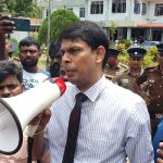 இலங்கை: பேருந்து விபத்தில் 16 பயணிகளுக்கு நேர்ந்த கதி
