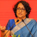 சிங்கப்பூரில் அண்டைவீட்டுப் பெண்ணை முட்டையால் அடித்த இல்லத்தரசிக்கு நேர்ந்த கதி