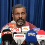 வேலுடன் போஸ் கொடுத்த விஜய் சேதுபதி