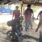 வீதியில் உலர வைத்த நெல்லுடன் சறுக்கி விழுந்த இளைஞன் திருகோணமலை பொது வைத்தியசாலையில்!!
