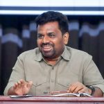 பதவி விலகல் அழுத்ததிற்கு மத்தியில் பணியைத் தொடரும் ஸ்டார்மர்