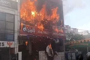 பிரான்ஸில் காரொன்றில் இருந்து இரு குழந்தைகள் சடலமாக மீட்பு