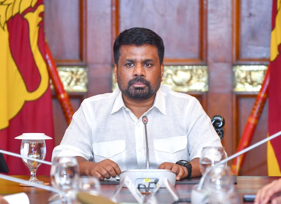 ஜனாதிபதி அநுர குமார திசாநாயக்க மற்றும் சிறைக் காவலர்கள், ஜெயிலர்கள் உள்ளிட்ட அதிகாரிகளுக்கு இடையிலான சந்திப்பு இன்று (17) பிற்பகல் ஜனாதிபதி அலுவலகத்தில் இடம்பெற்றது.