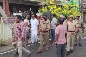 உலகளவில் எரிபொருள் தட்டுப்பாடு அபாயம்: உச்சக்கட்டத்தை எட்டிய அமெரிக்க – ஈரான் மோதல்