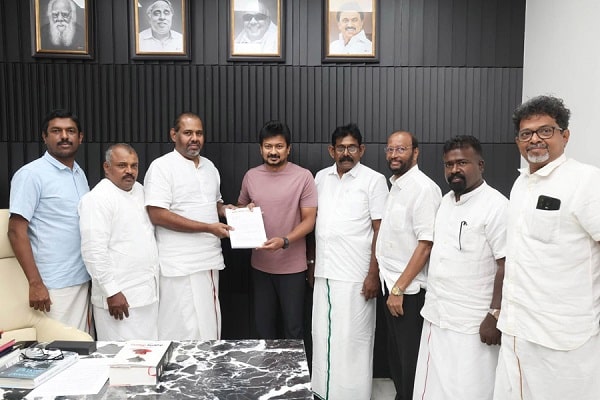 தமிழ்நாடு சட்டமன்ற எதிர்க்கட்சித் தலைவர் உதயநிதி ஸ்டாலினுடன், தமிழ் தேசிய பேரவையின் பிரதிநிதிகள் சந்தித்துக் கலந்துரையாடியுள்ளனர்.