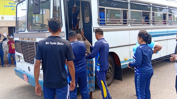 யாழ். பொலிஸ் நிலையப் பொறுப்பதிகாரி பாலித செனவிரத்னவின் வழிகாட்டலிலும், வடக்கு மாகாண சுற்றுலாத்துறை தலைவர் வைத்தியர் விவேகானந்தராஜாவின் கோரிக்கை மற்றும் யாழ். மாநகர சபையின் ஒத்துழைப்புடனும் இந்த விசேட நடவடிக்கை முன்னெடுக்கப்பட்டது.