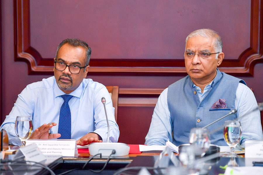 இந்திய அரசாங்கத்தின் நிதியுதவியுடன் செயற்படுத்தப்படும் அபிவிருத்தித் திட்டங்களைப் பாதிக்கும் பிரச்சினைகளைத் தீர்ப்பது குறித்து இலங்கையும் இந்தியாவும் கலந்துரையாடியுள்ளன.