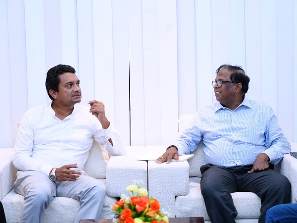 கிளிநொச்சி, முல்லைத்தீவு மற்றும் மன்னார் மாவட்டங்களில் புதிய கைத்தொழில் பேட்டைகளை நிறுவுவதற்கு நடவடிக்கை எடுக்குமாறு வடக்கு மாகாண ஆளுநர் நா.வேதநாயகன் முன்வைத்த கோரிக்கையை ஏற்றுக்கொண்ட கைத்தொழில் மற்றும் தொழில் முயற்சியாண்மை அபிவிருத்தி பிரதி அமைச்சர் கௌரவ சதுரங்க அபயசிங்க, அதற்காகப் பொருத்தமான காணிகளை உடனடியாக அடையாளப்படுத்தித் தருமாறு கேட்டுக்கொண்டுள்ளார்.