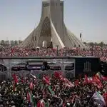ஈரானின் மறைந்த உச்ச தலைவர் அயதுல்லா அலி கமேனியின் (Ayatollah Ali Khamenei) இறுதிச்சடங்கு என்பது வெறும் தேசிய அளவிலான விடைபெறல் மட்டுமல்ல, தெஹ்ரானில் திரண்டிருந்த அந்த மக்கள் பெருங்கடல், இஸ்லாமியக் குடியரசை வீழ்த்த நினைத்த அமெரிக்காவிற்கும் இஸ்ரேலுக்கும் விடுக்கப்பட்ட ஒரு தெளிவான எச்சரிக்கையாகும்.