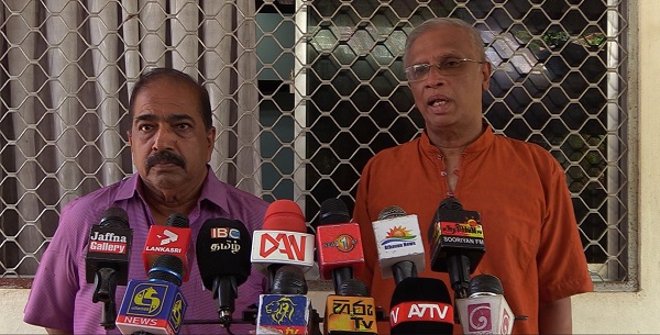 ” மாகாணங்களுக்கு தற்போது வழங்கப்பட்டுள்ள அதிகாரங்களையும் மத்திய அரசு மீளப் பெறுவதற்கு ஏதுவாக நாம் நடந்து கொள்ளக்கூடாது.” – என்று இலங்கைத் தமிழரசுக் கட்சியின் பொதுச்செயலாளர் ஜனாதிபதி சட்டத்தரணி எம்.ஏ.சுமந்திரன் தெரிவித்தார்.