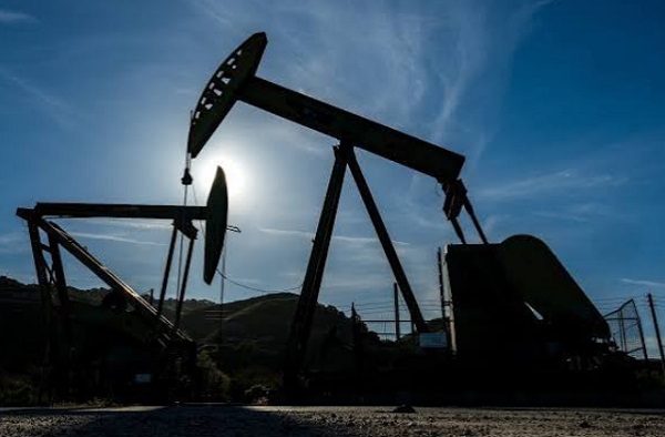 அமெரிக்காவின் வெஸ்ட் டெக்சாஸ் இன்டர்மீடியட் (WTI) கச்சா எண்ணெய் விலை பேரலுக்கு 34 சென்ட்கள் (0.49 சதவீதம்) உயர்ந்து $69.84 ஆக அதிகரித்தது.