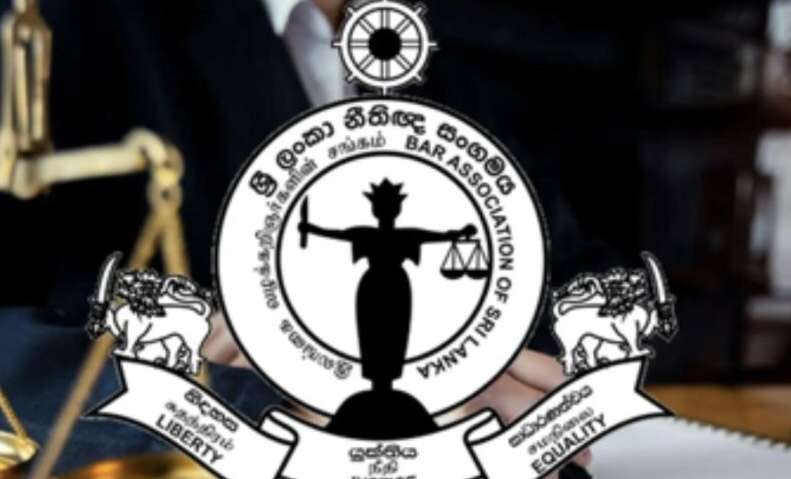 நீதிபதிகளின் ஓய்வுபெறும் வயதெல்லையை இரண்டு ஆண்டுகள் நீடிப்பது தொடர்பான யோசனைக்கு கடும் எதிர்ப்பை வெளியிடும் தீர்மானமொன்றை இலங்கை சட்டத்ததரணிகள் சங்கம் நிறைவேற்றியுள்ளது.