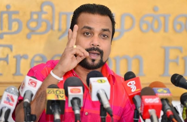 கைது வேட்டை மூலமாகவே இந்த அரசாங்கம் தமது இருப்பை தக்கவைத்துக் கொண்டுவருகின்றது என்று தேசிய சுதந்திர முன்னணியின் தலைவரும், முன்னாள் அமைச்சருமான விமல் வீரவன்ச குற்றஞ்சாட்டியுள்ளார்.