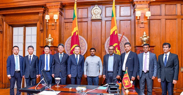 வரையறுக்கப்பட்ட சீனா தொடர்பாடல் நிர்மாணிப்பு நிறுவனத்தின் (CCCC) தலைவர் செங் பிங்னன் தலைமையிலான உயர்மட்டப் பிரதிநிதிகள் குழுவிற்கும், ஜனாதிபதி அநுர குமார திசாநாயக்கவிற்கும் இடையிலான சந்திப்பொன்று ஜனாதிபதி அலுவலகத்தில் இன்று (11) பிற்பகல் நடைபெற்றது.