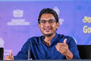 20 வருடத்தில் முதல் முறையாக  iPhone வடிவமைப்பில் மாற்றம்