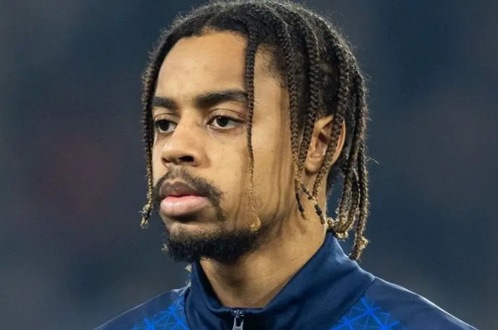 Paris St-Germain (PSG) அணியின் தாக்குதல் ஆட்டக்காரர் பிராட்லி பர்கோலாவை (Bradley Barcola) ஒப்பந்தம் செய்ய £123 மில்லியன் வரை மதிப்பிலான தொகையில் லிவர்பூல் (Liverpool) அணி உடன்பாடு எட்டியுள்ளது.