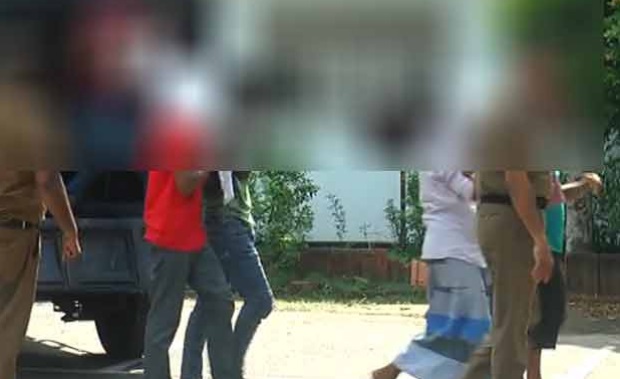 பாடநூல்களை விற்பனை செய்தவர்களுக்கு விளக்கமறியல்