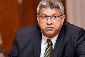 மஹாராஷ்டிராவில் சோகம் –   ஒரு ஐபோனுக்காக  குடும்பமே உயிரிழப்பு
