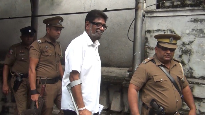 முன்னாள் சுகாதார அமைச்சர் கெஹலிய ரம்புக்வெல்ல, லஞ்ச ஊழல் விசாரணை ஆணைக்குழுவின் (CIABOC) அதிகாரிகளால் கைது செய்யப்பட்டுள்ளார்.