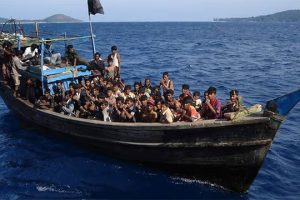 ஆபிரகாம் லிங்கன் கப்பலில் உணவு பற்றாக்குறை – தவிக்கும் மாலுமிகள்