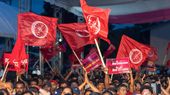 நீதிபதிகளின் ஓய்வுபெறும் வயதெல்லையை இரண்டு ஆண்டுகளுக்கு நீடிப்பது தொடர்பில் ஆளுங்கட்சிக்குள் எவ்விதப் பிரச்சினையும் இல்லை என்றும், அரசாங்கத்தின் இந்த நிலைப்பாட்டுடனேயே மக்களும் இருக்கின்றனர் என்றும் அமைச்சரவைப் பேச்சாளரும் அமைச்சருமான நளிந்த ஜயதிஸ்ஸ தெரிவித்தார்.