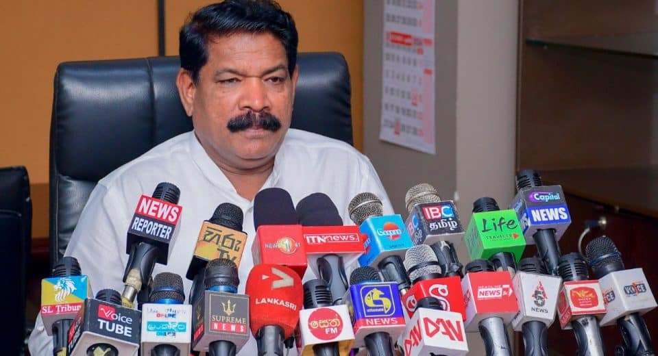 தமிழ் பேசும் மக்களும் தேசிய மக்கள் சக்தி அரசாங்கத்திற்கே ஆணையளித்துள்ளனர் எனவும், அந்த ஆணையை ஏற்று மதித்து ஜனாதிபதியின் தலைமையில் மக்களுக்கான நலத்திட்டங்களை முன்னெடுத்து வருவதாகவும் கடற்றொழில், நீரியல் மற்றும் கடல் வளங்கள் அமைச்சர் இராமலிங்கம் சந்திரசேகர் தெரிவித்துள்ளார்.