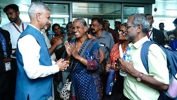நேபாளத்திலிருந்து மீண்ட 21 தமிழர்கள் பாதுகாப்பாக டெல்லி திரும்பினர்