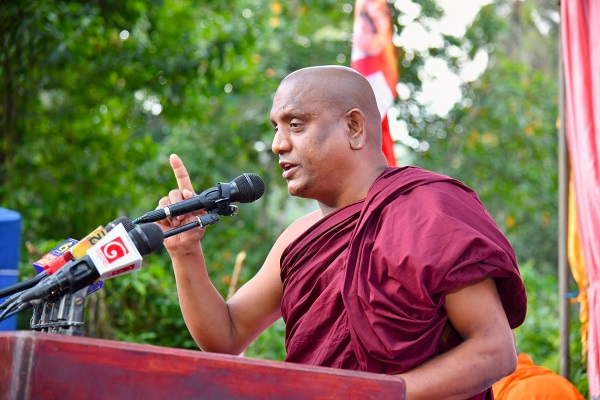 “தேசிய மக்கள் சக்தி அரசாங்கத்தை 2029 இல் வீட்டுக்கு அனுப்புவோம். நாமல் ராஜபக்சவை ஜனாதிபதியாக்கும்வரை இந்த சமரில் இருந்து ஓயமாட்டோம். தேரர்கள் எவரும் இந்த அரசாங்கத்துக்கு அஞ்சவில்லை.” என்று இத்தேகந்தே சத்தாதிஸ்ஸ தேரர் சூளுரைத்துள்ளார்.