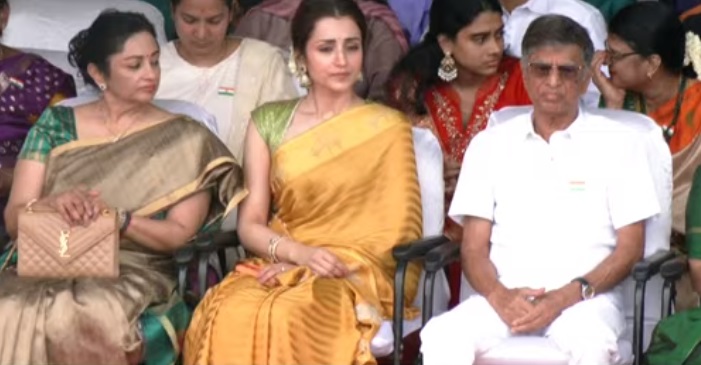 இந்தியாவின் 80 ஆவது சுதந்திர தினத்தை முன்னிட்டு சென்னை புனித ஜோர்ஜ் கோட்டையில் நடைபெற்ற விழாவில், நடிகை த்ரிஷா பங்கேற்றமை தொடர்பில் சமூகவலைத்தளங்களில் பல கோணங்களில் கருத்துகள் முன்வைக்கப்பட்டுவருகின்றன.