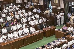 கொல்கத்தா ஹோட்டலில் பயங்கர தீ விபத்து: 9 பேர் பலி