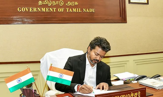 இலங்கைச் சிறையில் அடைக்கப்பட்டுள்ள அனைத்துத் தமிழக மீனவர்களையும், அவர்களின் படகுகளையும் விடுவிக்கத் தேவையான நடவடிக்கைகளை எடுக்க வேண்டும் என இந்திய மத்திய வெளியுறவுத்துறை அமைச்சர் எஸ்.ஜெய்சங்கருக்குத் தமிழக முதல்வர் விஜய் கடிதம் மூலம் வலியுறுத்தியுள்ளார்.