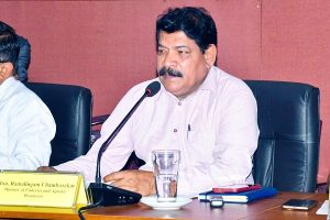 கிளாக்டன் இடைத்தேர்தலில் நைஜல் ஃபாரேஜ் அமோக வெற்றி – மீண்டும் தொடங்கும் விசாரணை