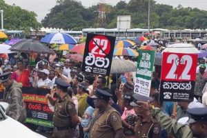 ஆபிரகாம் லிங்கன் கப்பலில் பணியாற்றும் 08 மாலுமிகளில் தற்கொலைக்கு முயற்சி