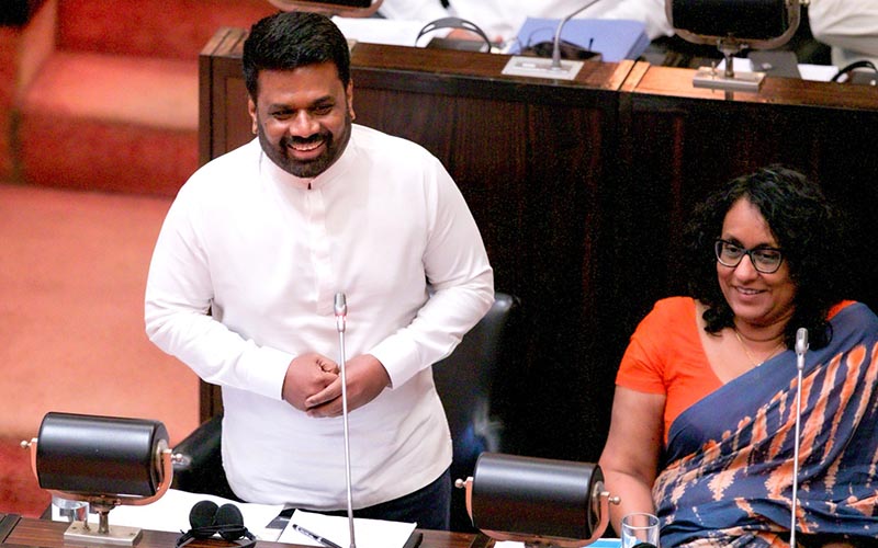 “அமைச்சரவையில் தற்போதைக்கு எந்தவித மாற்றமும் மேற்கொள்ளப்படமாட்டாது. அதேபோல், வெளிவிவகார அமைச்சராக நான் நியமிக்கப்படவுள்ளதாக வெளியாகும் தகவல்களில் எவ்வித உண்மையும் இல்லை” என்று அமைச்சரவைப் பேச்சாளரும் அமைச்சருமான நளிந்த ஜயதிஸ்ஸ தெரிவித்தார்.