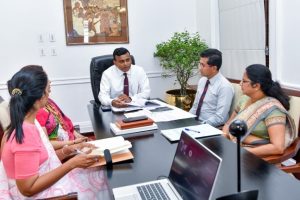 மாமியார் வீட்டுக்குவர மறுத்த மனைவியின் மூக்கை கடித்த கணவன்